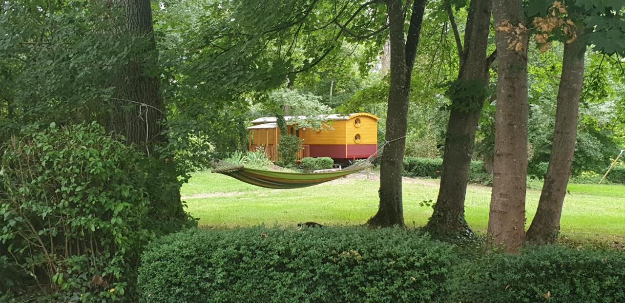 Chambres D'Hotes Et Roulotte Au Bonheur Du Parc Le Breuil  Exterior foto