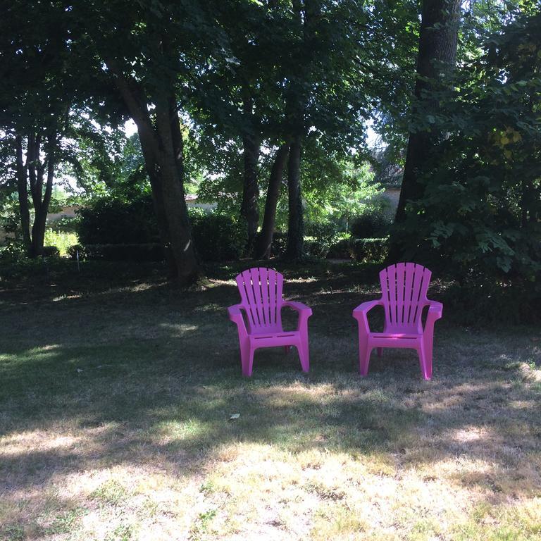 Chambres D'Hotes Et Roulotte Au Bonheur Du Parc Le Breuil  Exterior foto