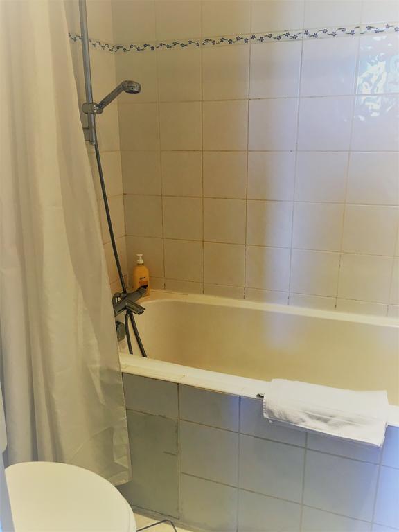 Chambres D'Hotes Et Roulotte Au Bonheur Du Parc Le Breuil  Exterior foto