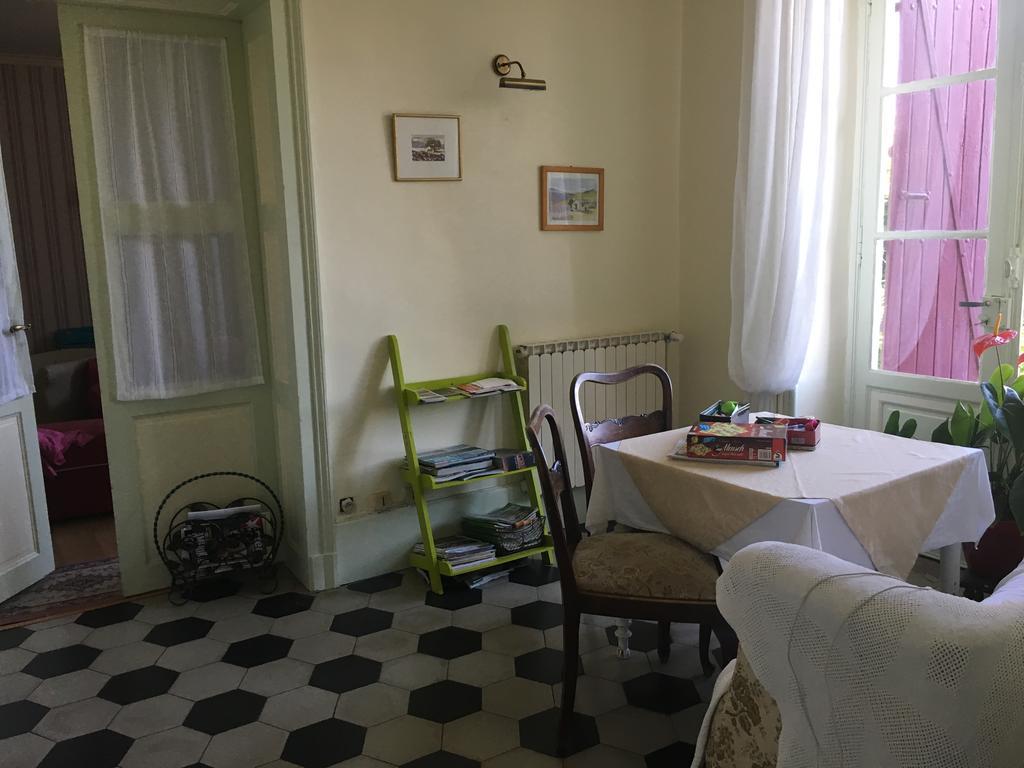 Chambres D'Hotes Et Roulotte Au Bonheur Du Parc Le Breuil  Exterior foto